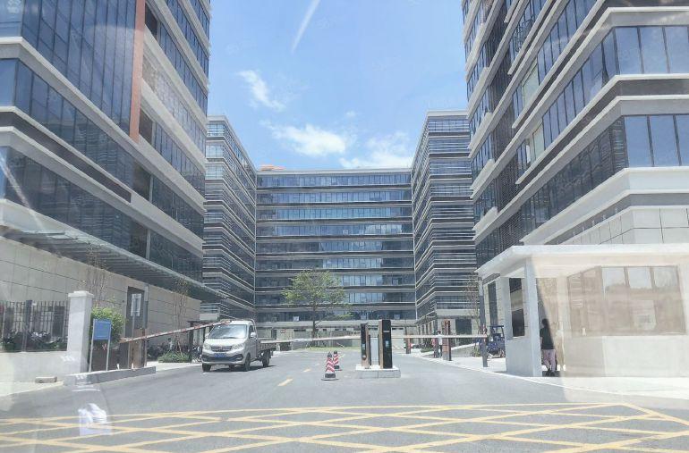 11块！临深大亚湾全新厂房仓库出租园区配套齐全可500起分。