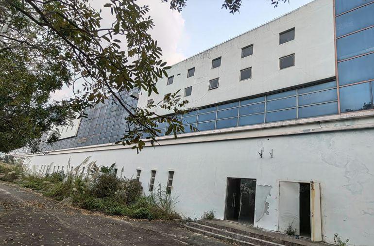 西区独门独院标准厂房二层报价    5元一楼1万平空地5万平