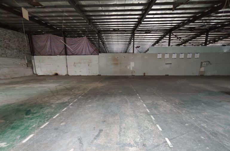 大亚湾西区临深一楼滴水8米钢构700平仓库出租，进出方便