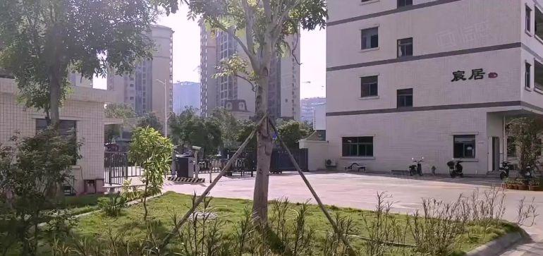 10元精装厂房，整层2000平，原房东厂房仓库出租，高使用率