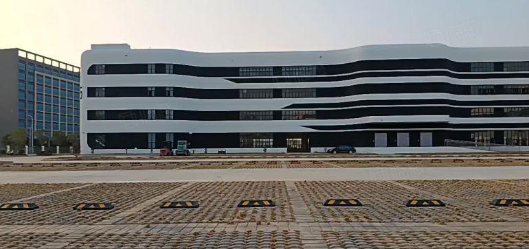 全新279000平米红本厂房出租，一二楼都9米高，空地超大