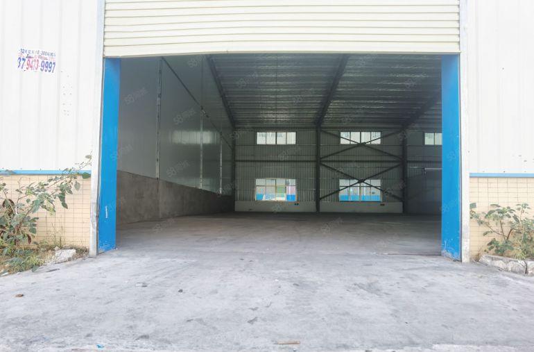 石化区西门周边钢构厂房，原房东按实际面积出租。