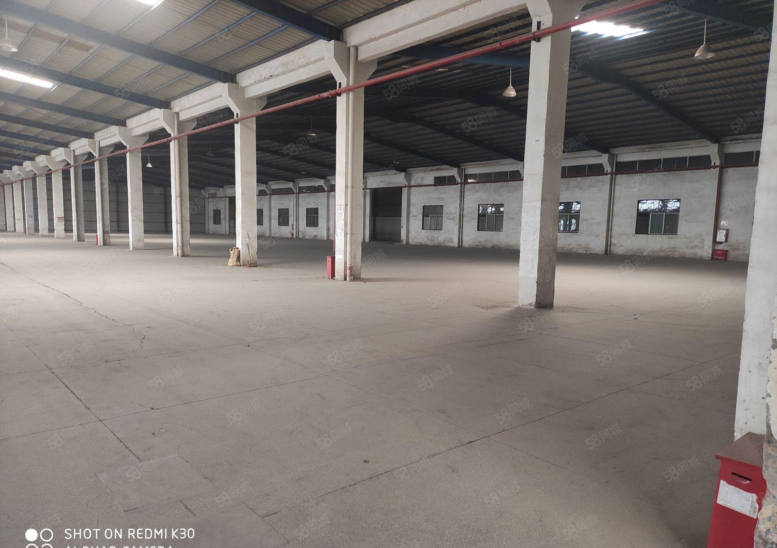 临深地段，室内有卸货平台，可进出17米大车，丙二级消防。