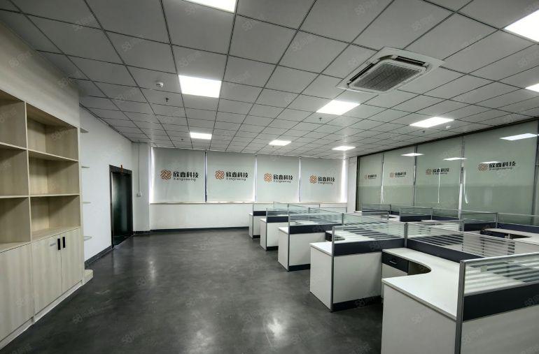 13块！临深大亚湾原房东实际面积800平出租水电齐全好招工。