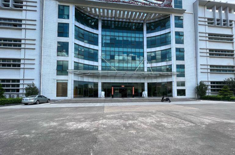 大亚湾11元红本标准厂房，带卸货平台。可分租。