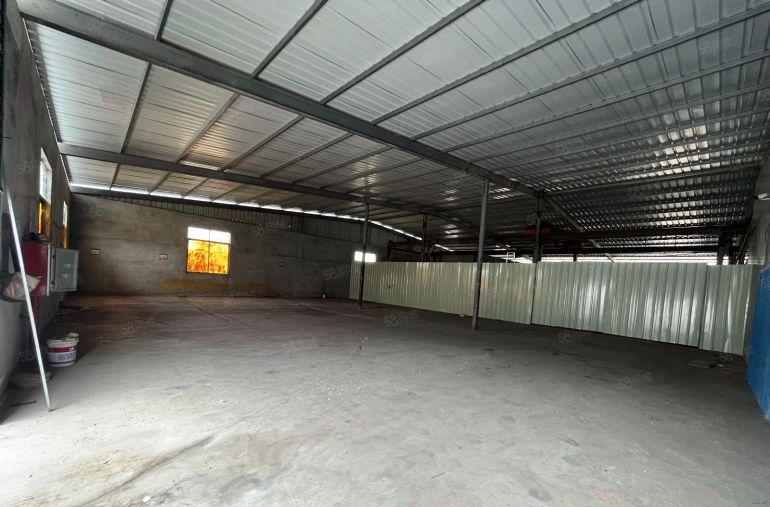 大亚湾石化区西门新空出500平钢构厂房，水电齐全进出车方便