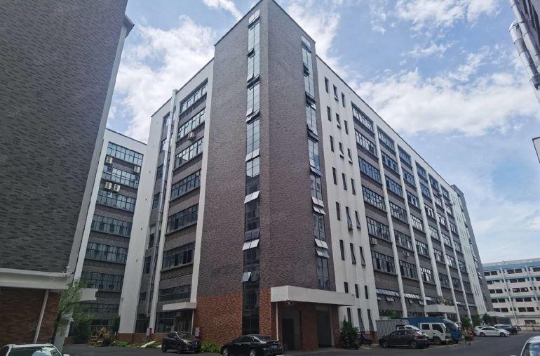 大亚湾一楼层高6米1380平米带牛角总面积4万平米可带楼上租