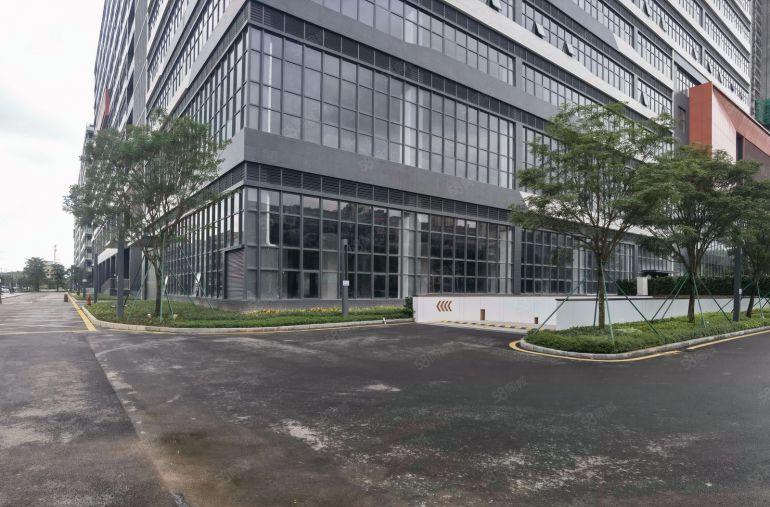 9元临深大亚湾楼上全新标准厂房2000平，带喷淋水电到位