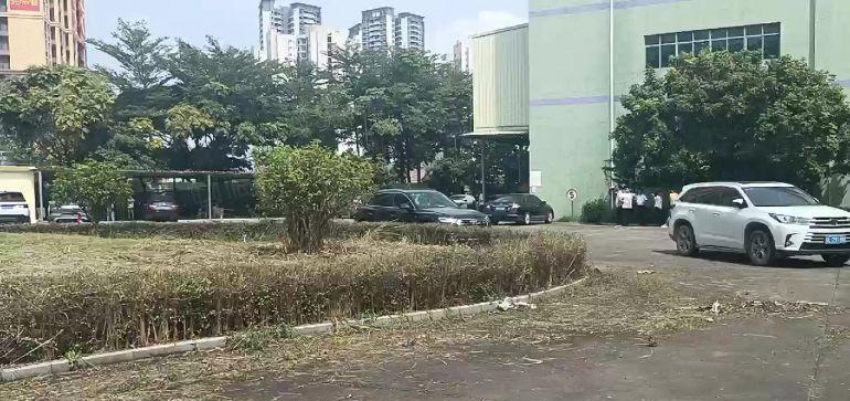 大亚湾西区蔚蓝海岸附近500平厂房出租，精装修！