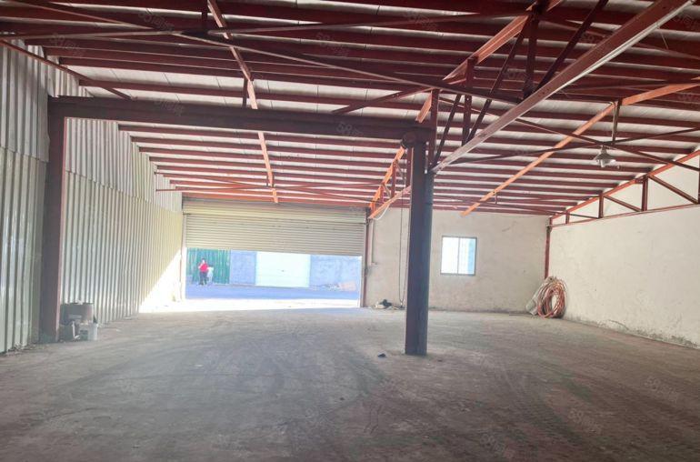 龙光城周边，个位数。单一层钢构厂房仓库330平米，单价8元。