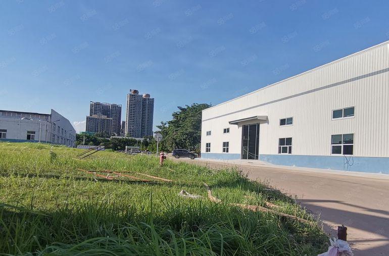 独栋钢结构高度12米，空地超大，厂房出租，面积4200平方米