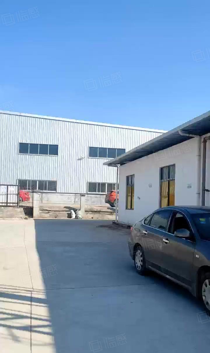 独门独院厂房，可以进大车，按实际面积出租。