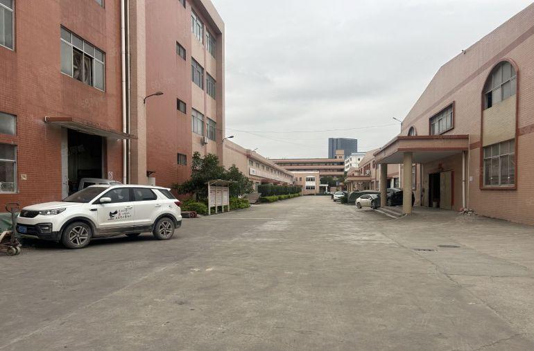 惠州大亚湾工业园标准厂房3楼1600平方低价出租大小分租