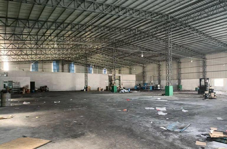 低价钢构独院2000平11元带宿舍办公滴水8米出租