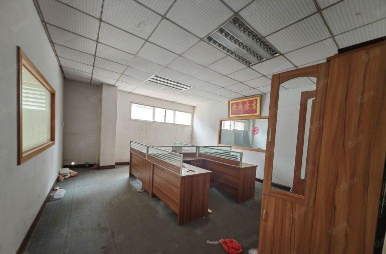 龙溪国道旁新出原房东实地面积出租厂房，带办公室豪华装修