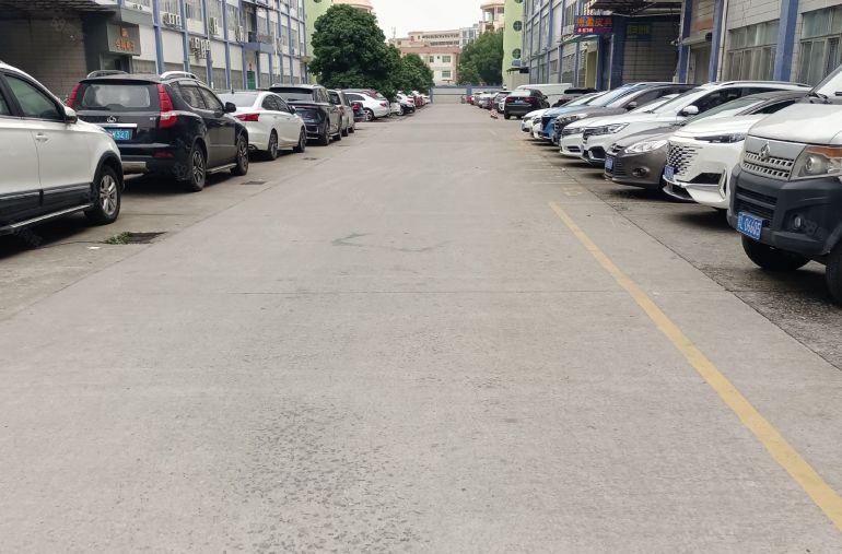 繁华地段工业园区，周边配套齐全，易招工，现成装修，低价出租