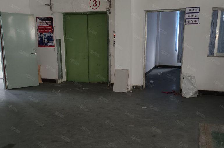 繁华地段工业园区，配套成熟易招工，现成水电，办公室，低价出租