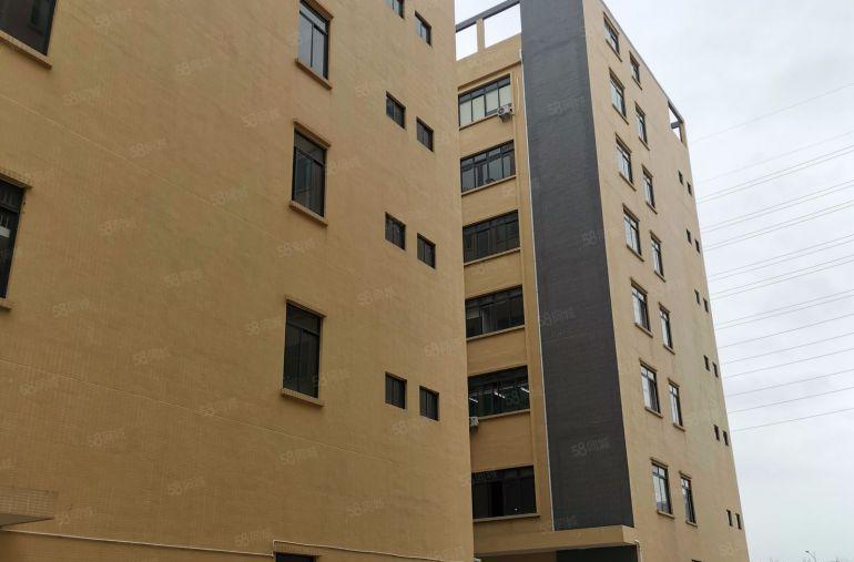 博罗县龙溪厂房出租，证件齐全，原房东，5吨电梯，配套齐全。