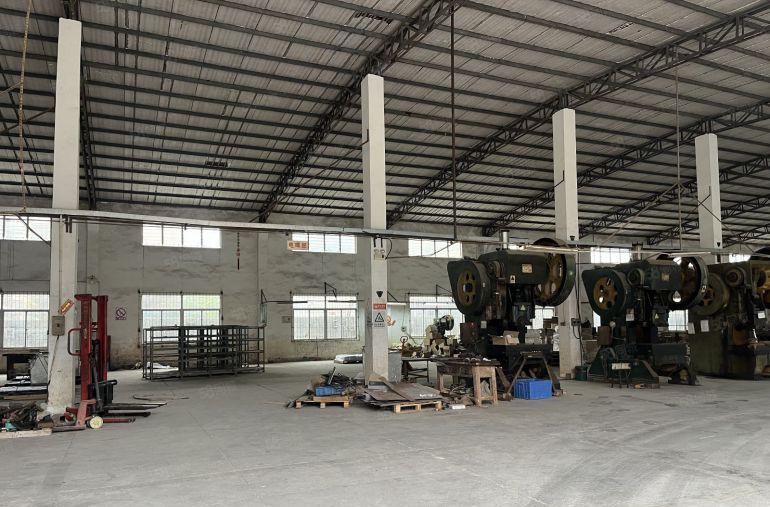 特价出租博罗龙溪独院2600平9米高钢构厂房格局方正可分租