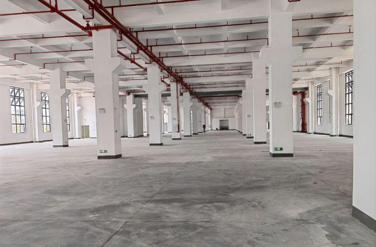 石湾镇M2工业用地低价厂房出租，6万平可分租有voc排放许证