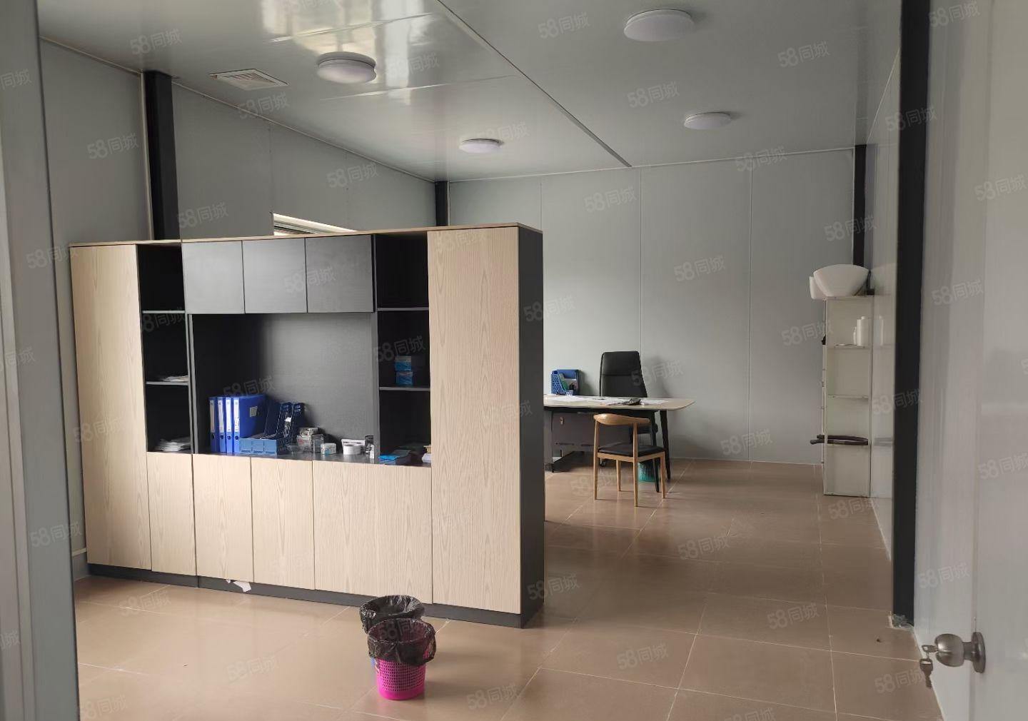 博罗县福达工业园区厂房出租2400平方，水电齐全，发地坪漆。