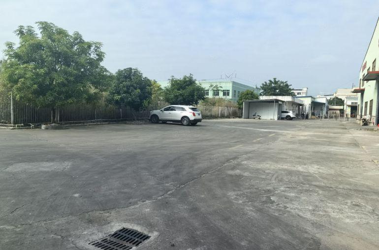 石湾稀有超大空地6000平滴水9米带牛腿钢构出租