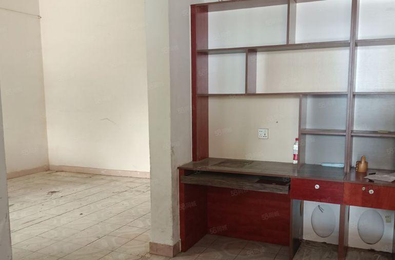 独门独院单一层，空地大，周边无居民，现成办公室，低价出租