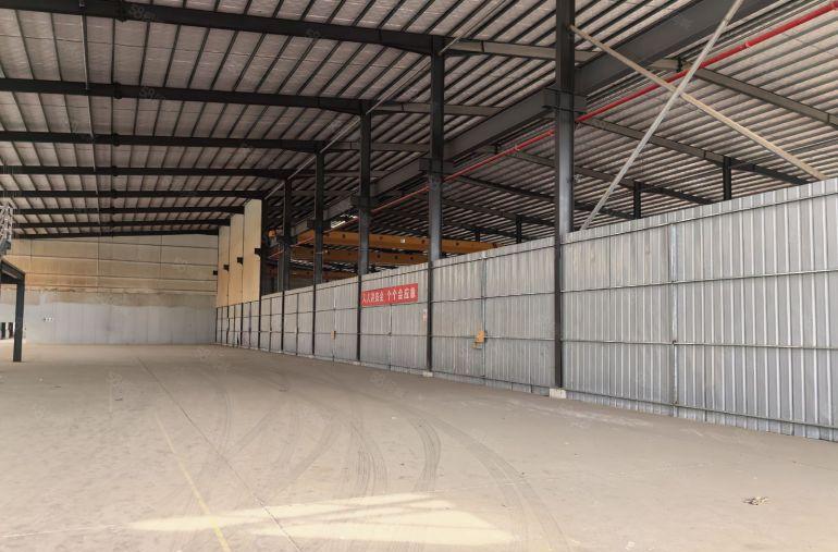 石湾稀有超大空地6000平滴水9米带牛腿钢构出租