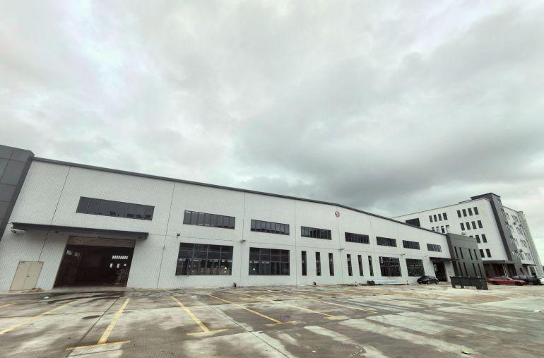 园洲镇全新砖墙单一层，滴水十米，有牛角喷淋，2000平方起租