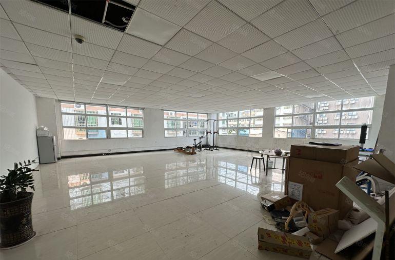 石湾城区现成装修厂房8元出租现成水电办公室科技园电商仓库