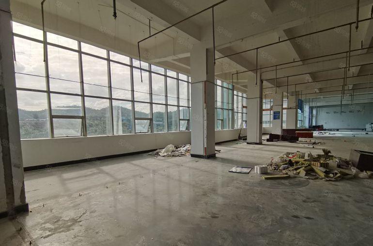 博罗石湾附近工业区3楼3千平带电梯原房东红本厂房出租可分租！