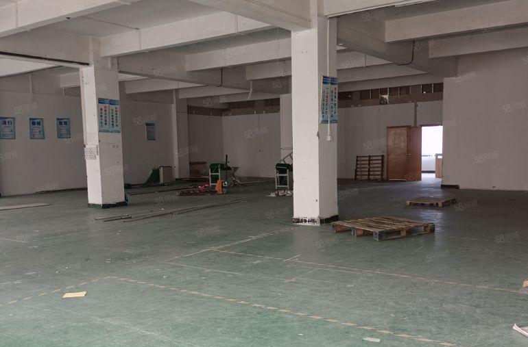 繁华地段工业园区，配套成熟易招工，现成水电，办公室，低价出租