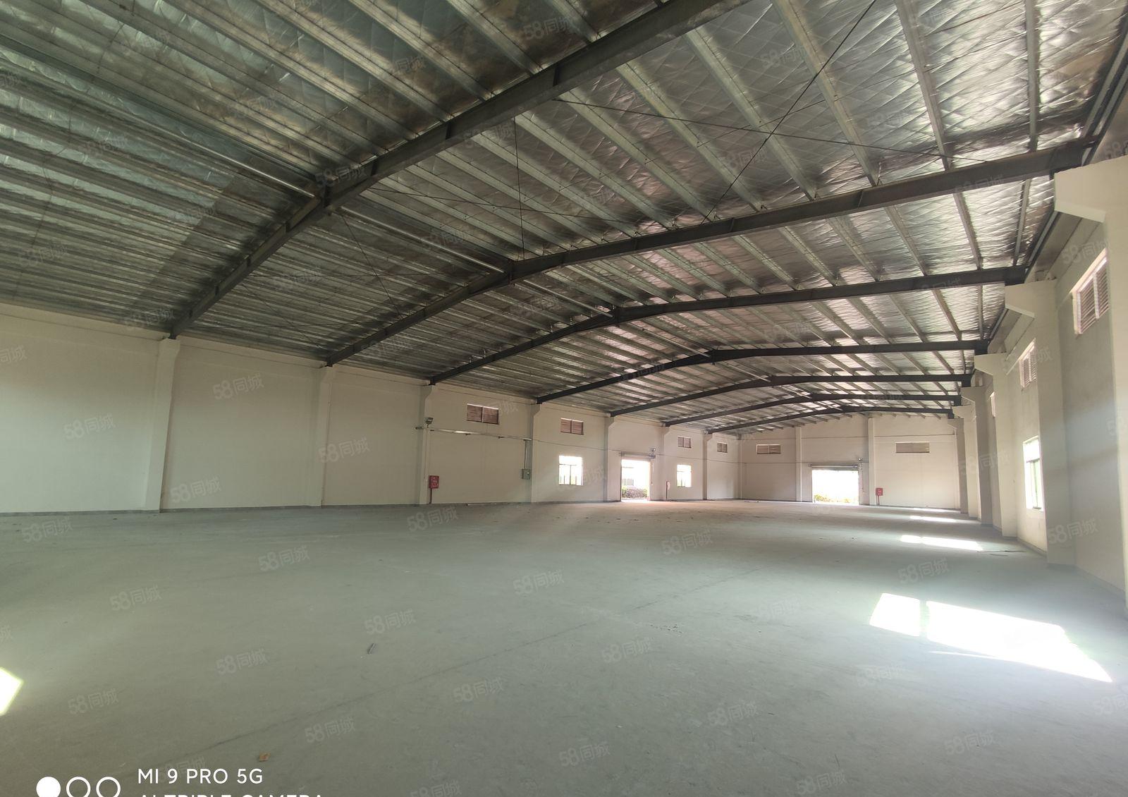 砖墙到顶单一层2000平方，原房东实际面积出租，电费自己交