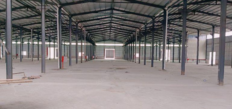 喷油喷漆工业区厂房低价出租8000平方，可分租，可做小污染。