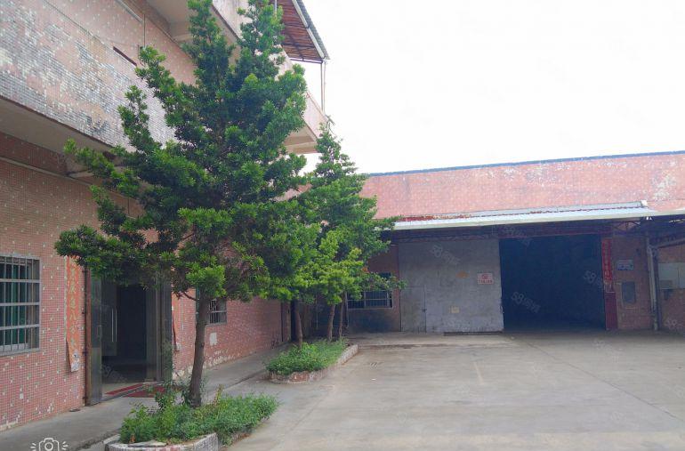 博罗县园洲镇低价厂房出租，单一层厂房3200平米，宿舍600