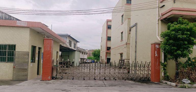 石湾原房东独院厂房出租4300平方，空地大。证件齐全交通方便