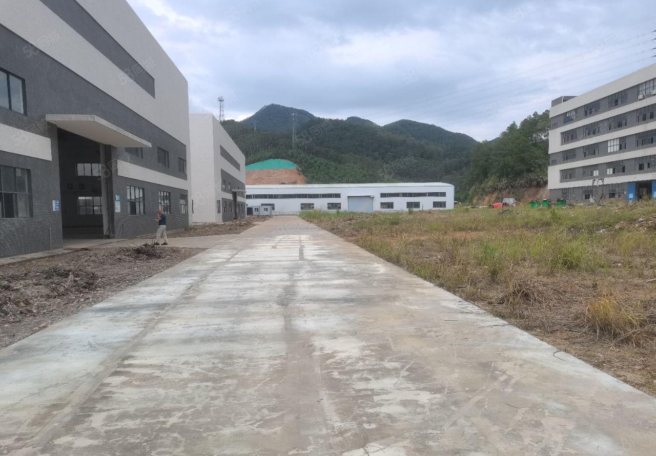 1000平起分租博罗县大型产业园三万平原房东红本在手超靓厂房