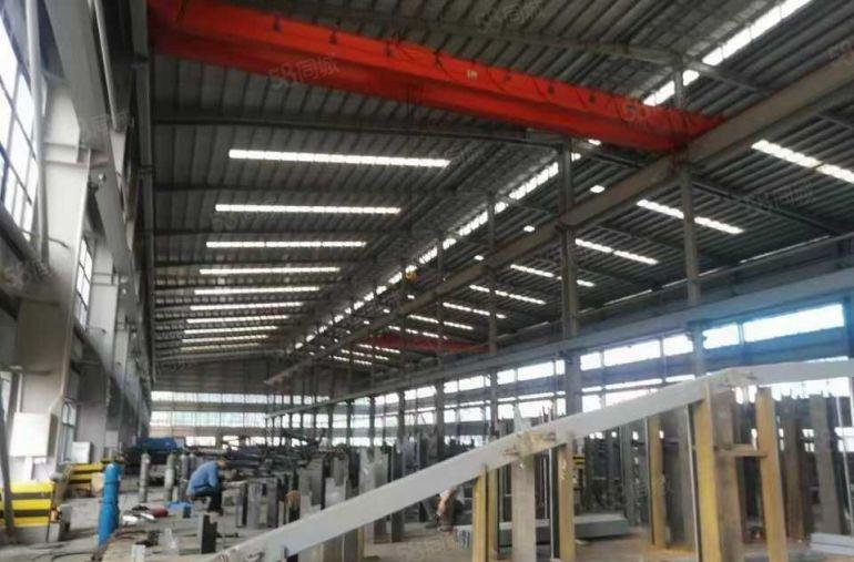 园洲带现成航车的厂房出租7500方，滴水9米水电齐全，可分租