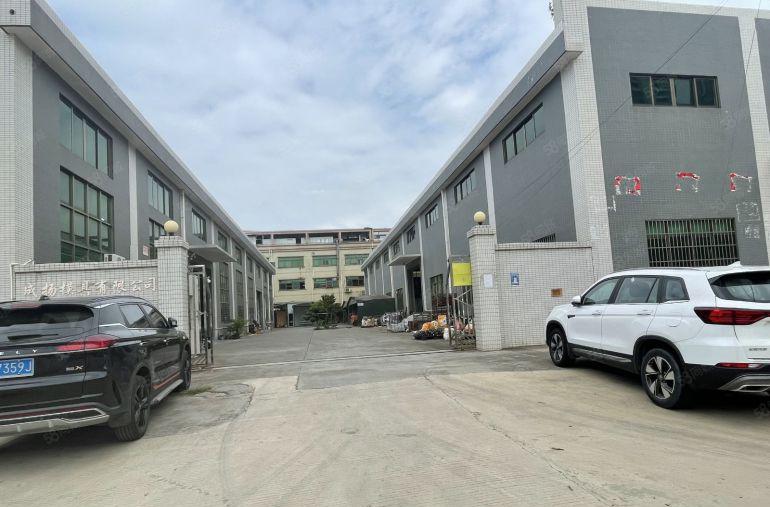 新出原房东自带航车2部单一层厂房出租，