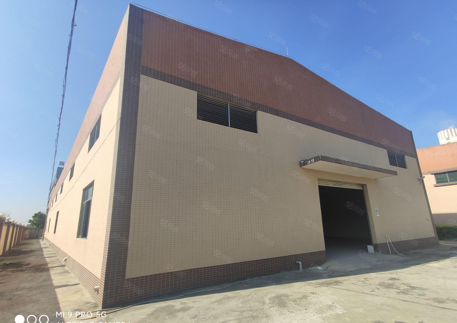 砖墙到顶单一层2000平方，原房东实际面积出租，电费自己交