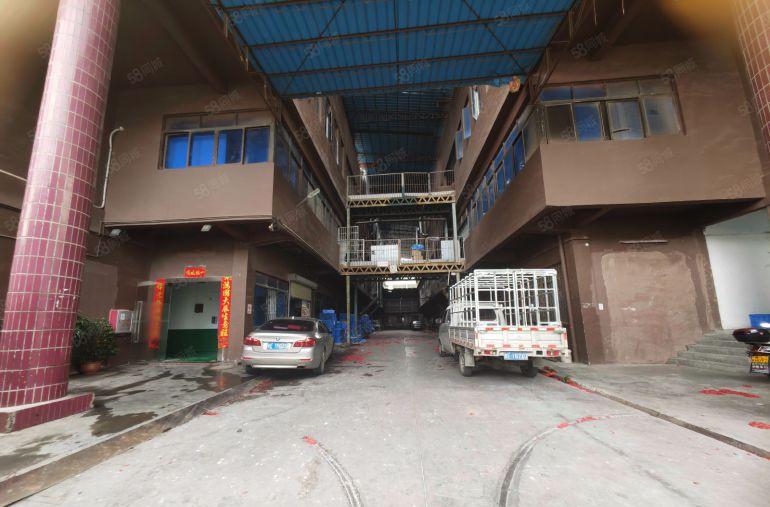 塑胶玩具厂分租楼上一层900平米，招工方便