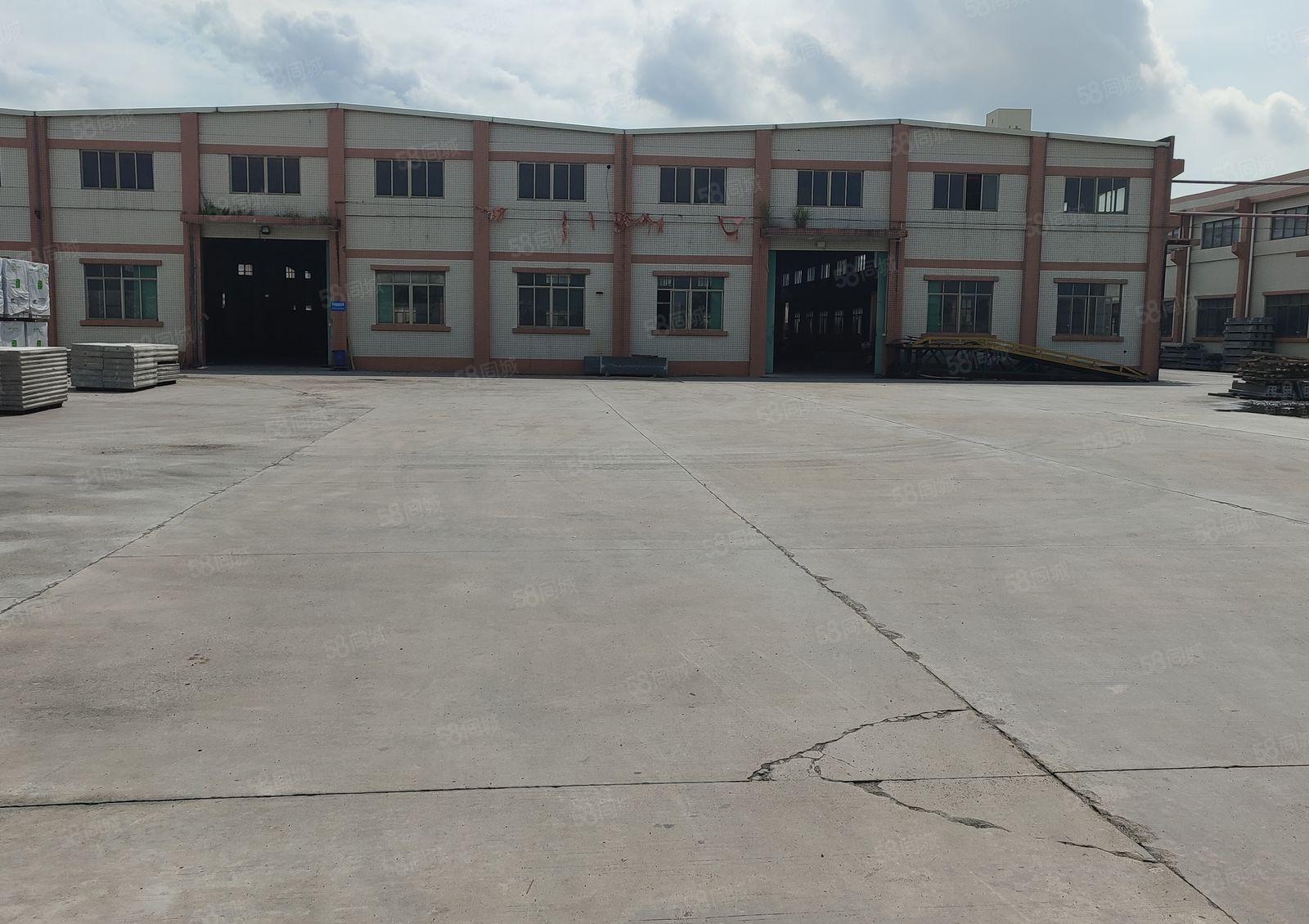 石湾空地超大厂房出租，厂房共18000平米，证件齐全，形象好