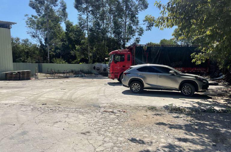 靠山边独院铁皮厂房1300平，空地1500，远离居民区