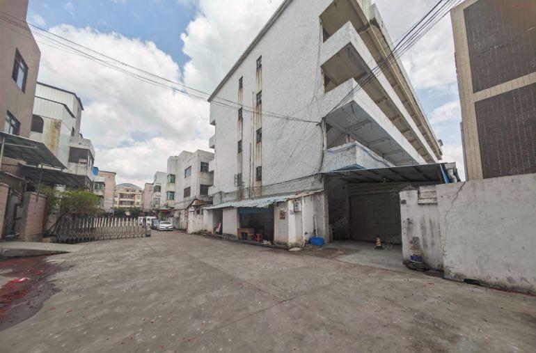 塑胶玩具厂分租楼上一层900平米，招工方便