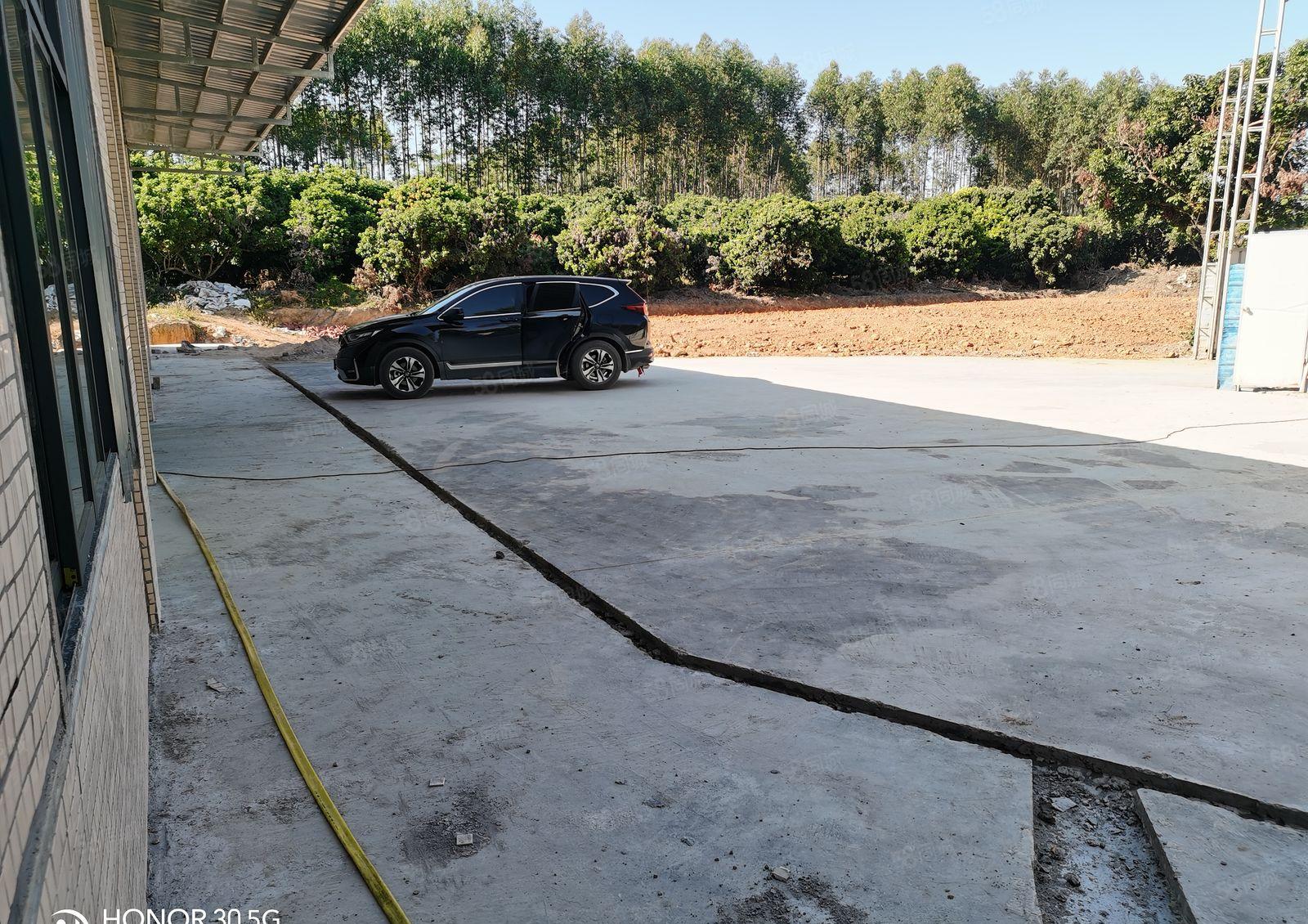 惠东环城北路2200平方米钢构厂房出租，无居民，250kw