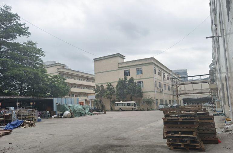 大岭工业区主干道旁一楼1100平带2部行车一楼5.4米高空地