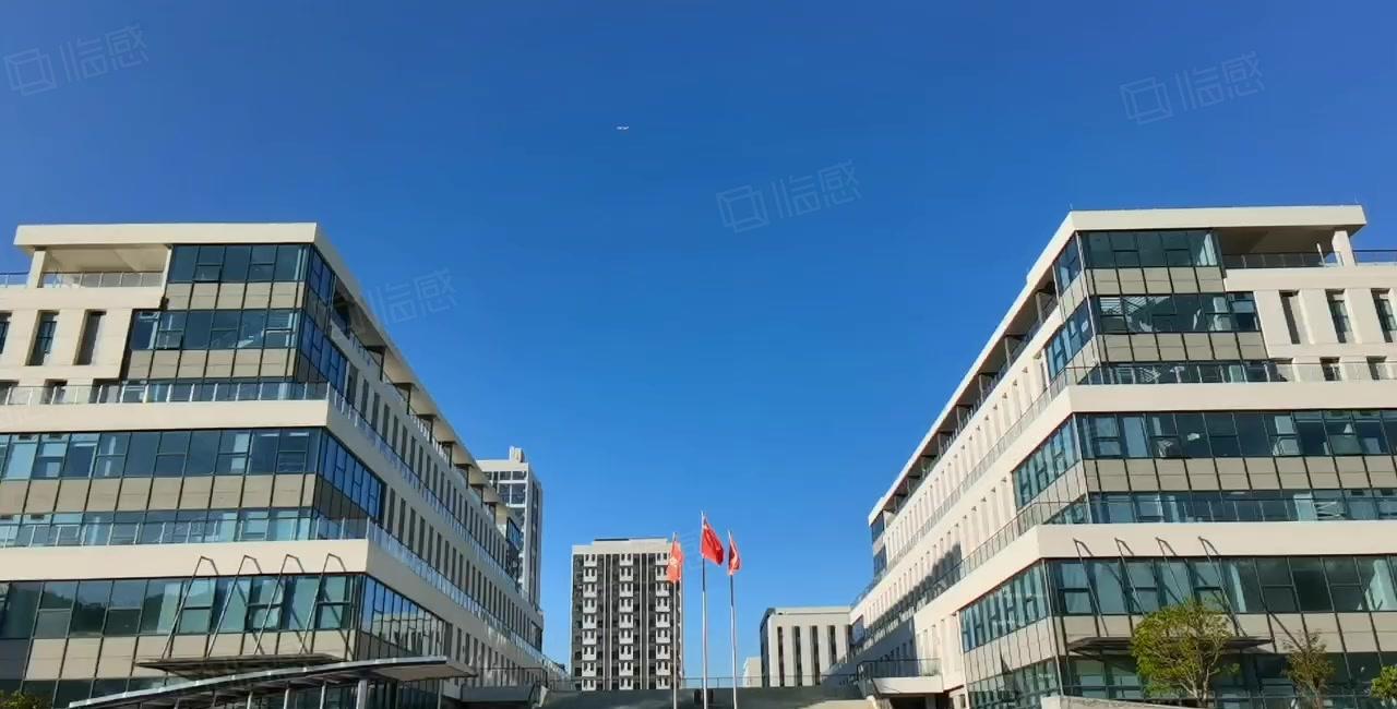 （免租期两个月）原房东园区厂房1800平精装修地坪漆，可分租