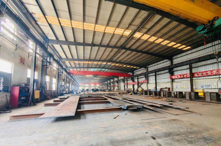 滴水9米钢构厂房，15吨航车免费用，原房东厂房出租，已空置