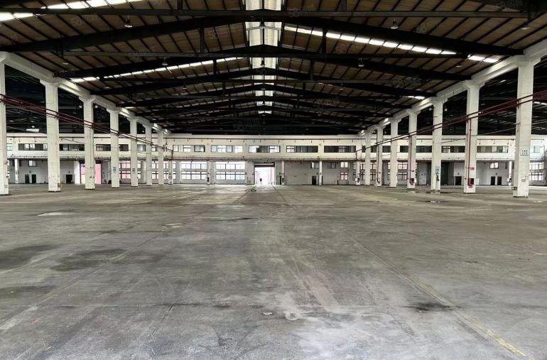 惠州市仲恺高新区新空出16000平滴水12米红本钢构厂房出租