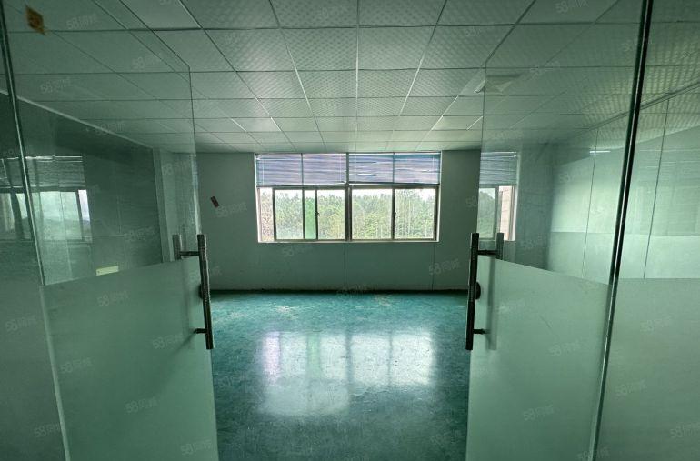 实际面积，原房东带装修厂房直租1300平